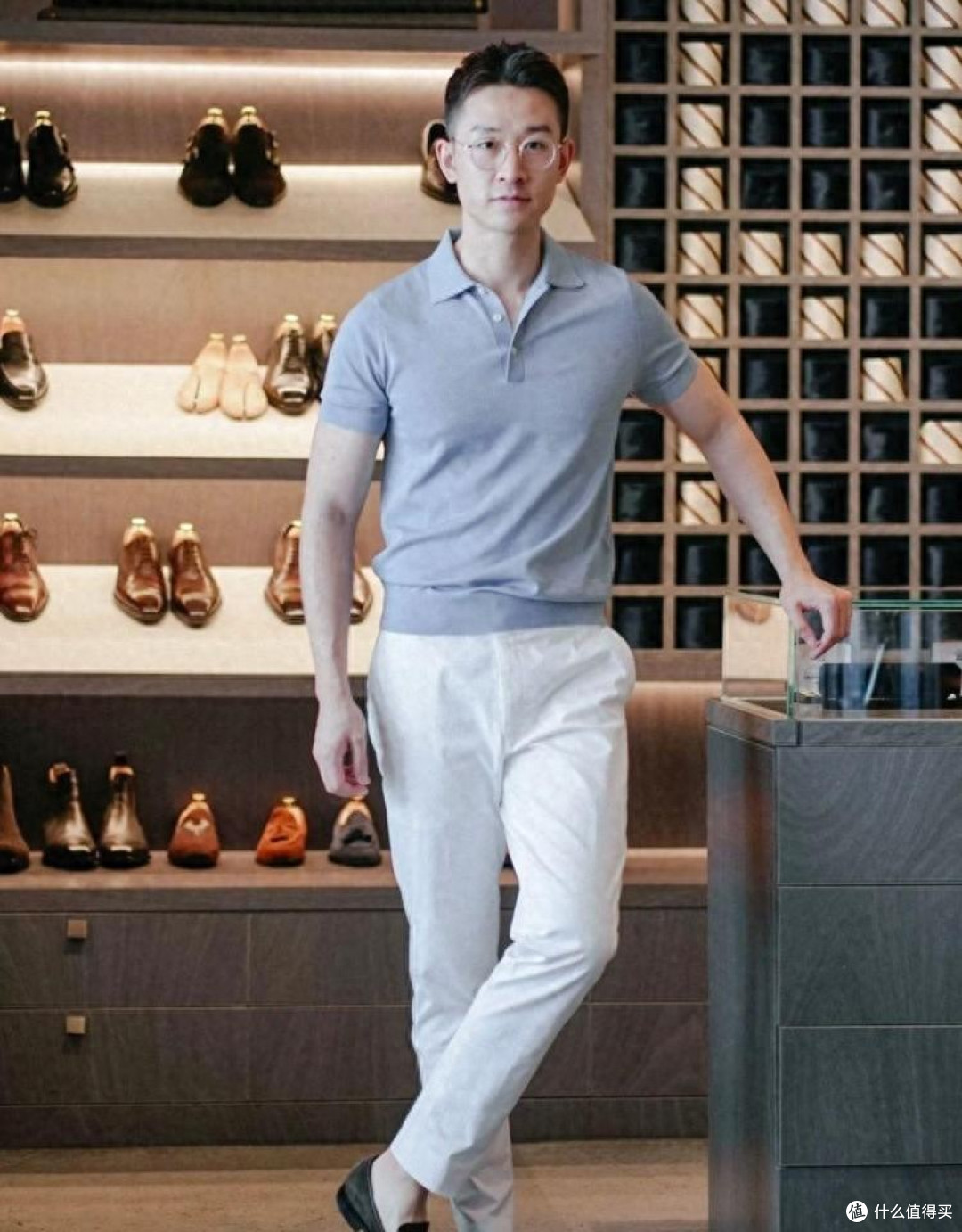 努力装嫩的中年男人，穿衣打扮都有这4个特征