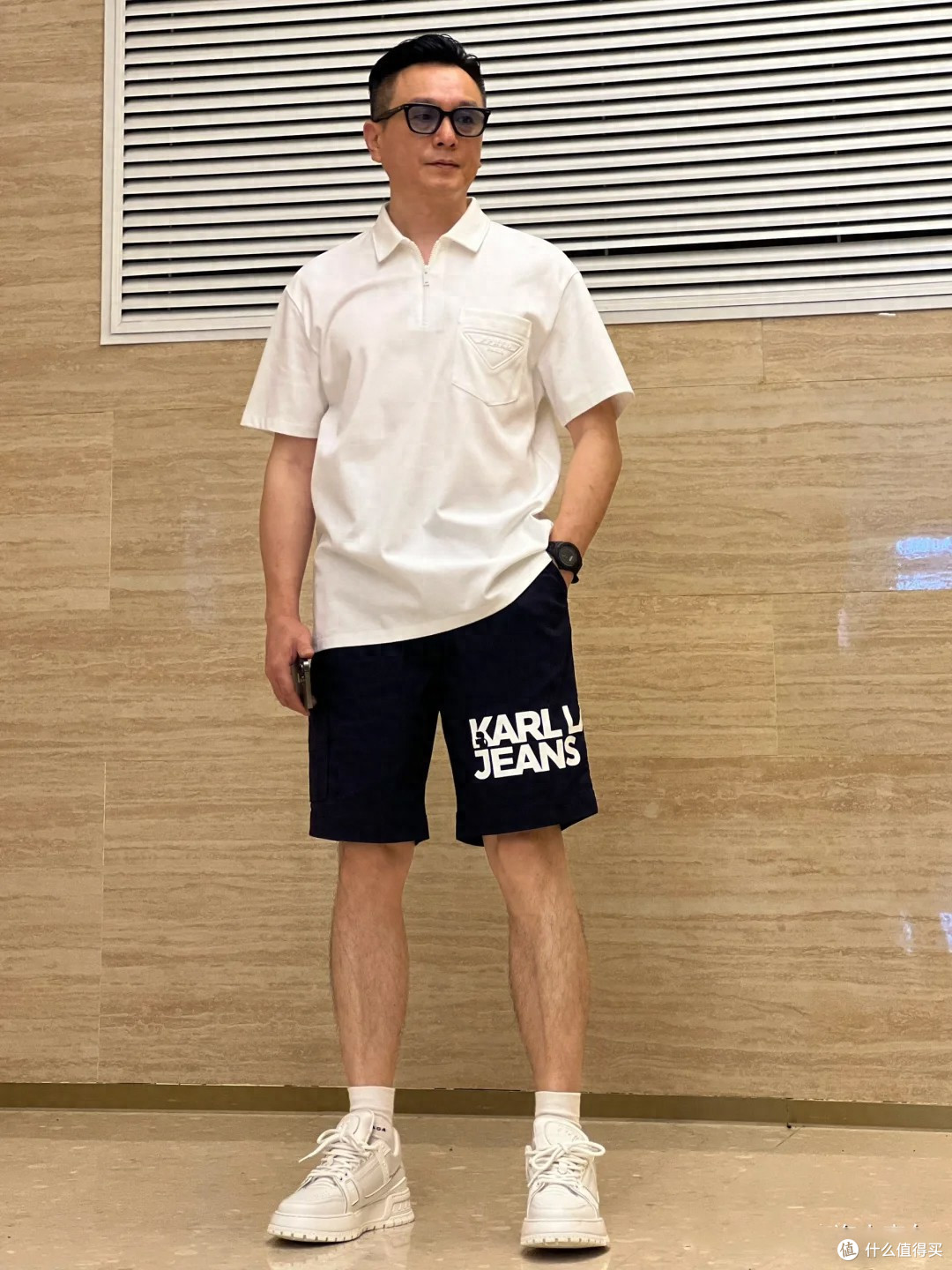 为什么许多中年男人，精心的打扮，还是一股“老人味”？